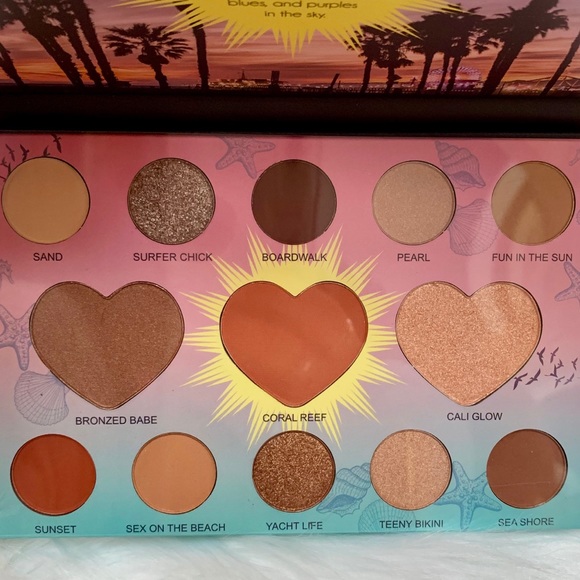 BEACH BABE EYESHADOW & HIGHLIGHTER PALETTE NIB - Picture 7 of 8